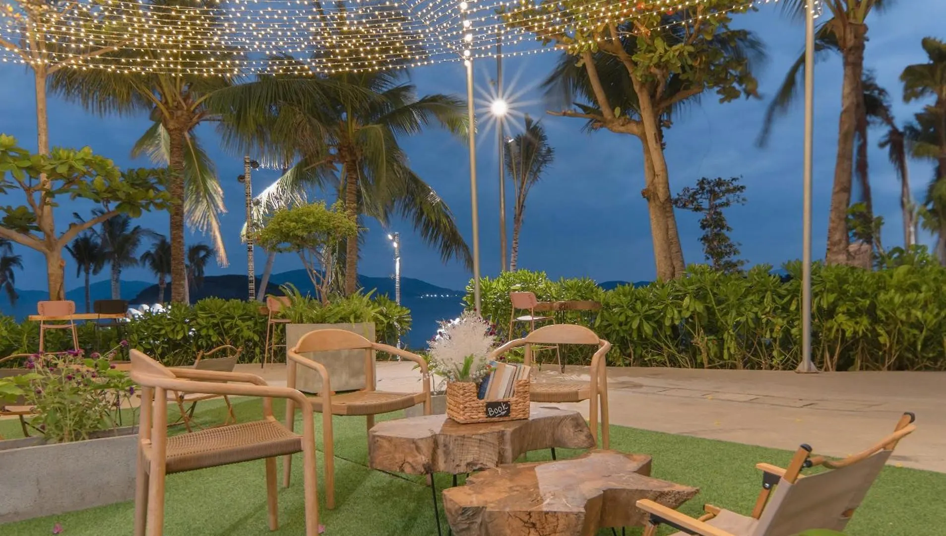 Apartment Cozy Front Beach House Wid Private Beach Nha Trang Vietnam